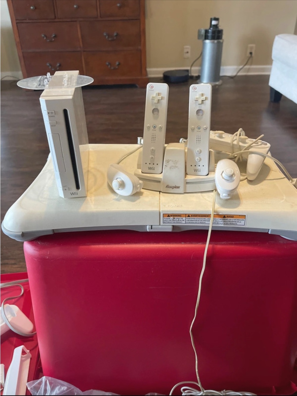 Nintendo Wii Console Bundle in White with Wii Fit Board